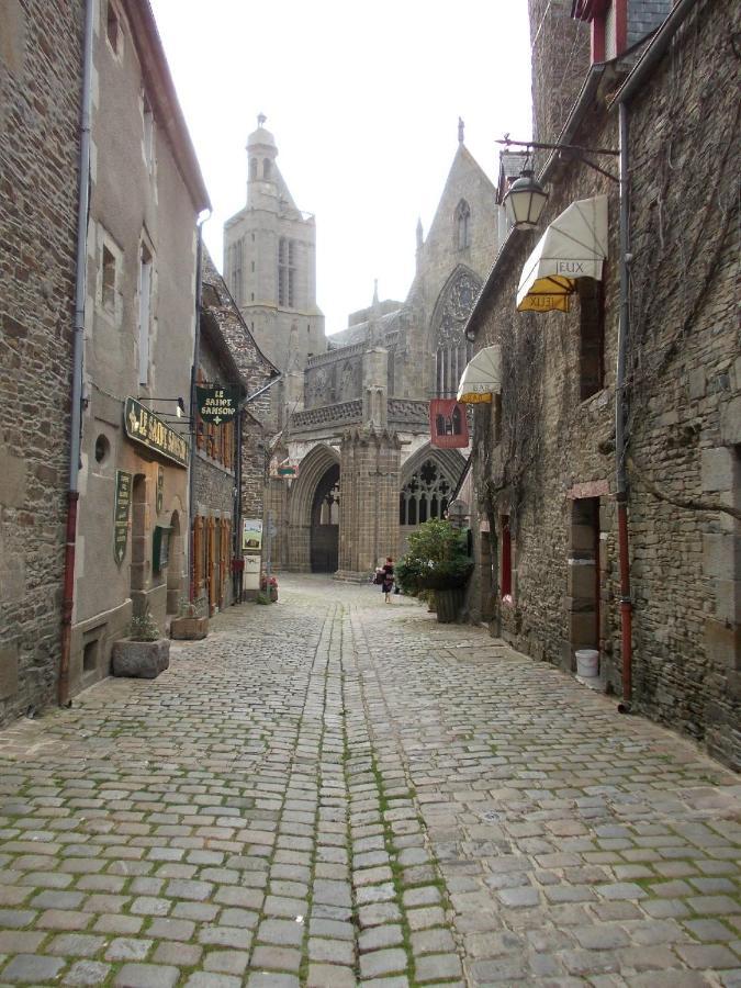 Chambre Du Retour En Enfance - Abdl Dol-de-Bretagne Exterior foto